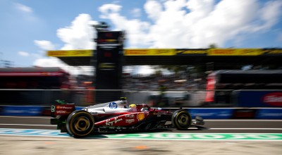Tökéletes hazai kezdés Monzában, Ferrari 1-2 a piros zászlóval megszakított első edzésen